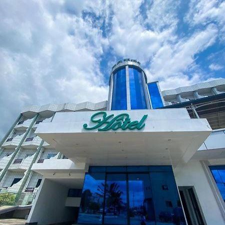 Hotel Vallee Des Princes Дуала Екстериор снимка