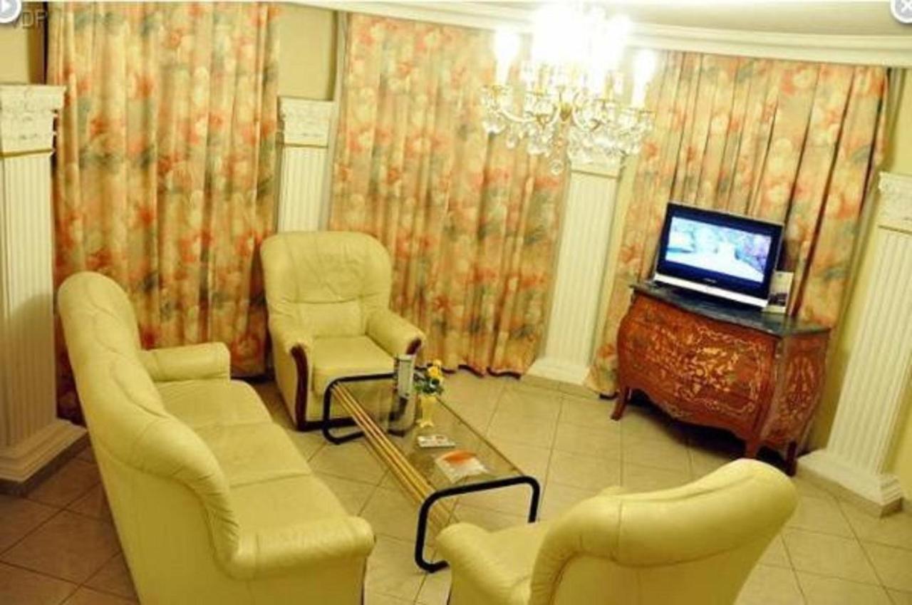 Hotel Vallee Des Princes Дуала Екстериор снимка