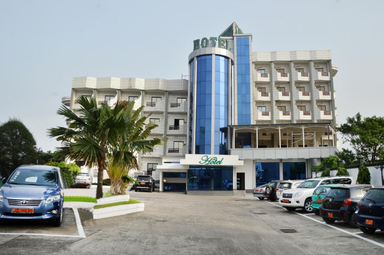 Hotel Vallee Des Princes Дуала Екстериор снимка