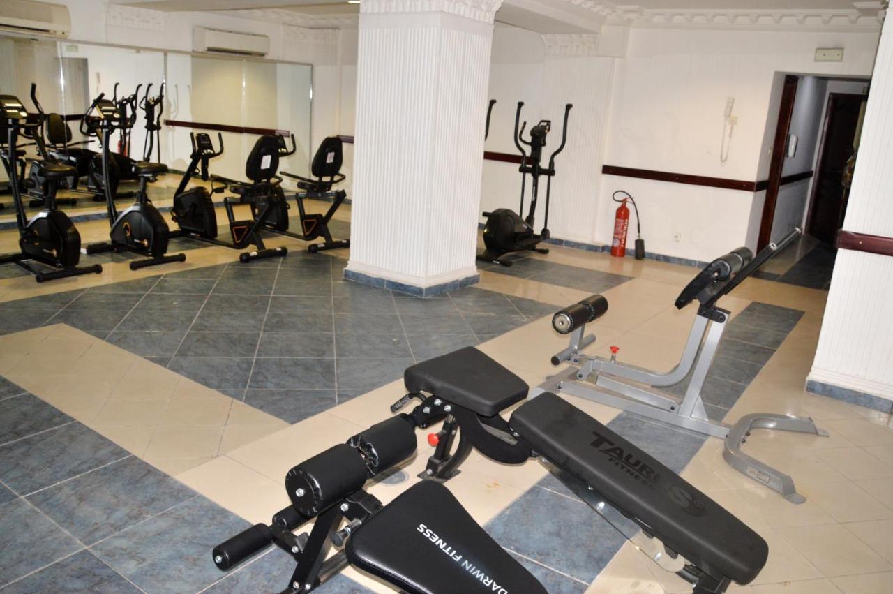 Hotel Vallee Des Princes Дуала Екстериор снимка