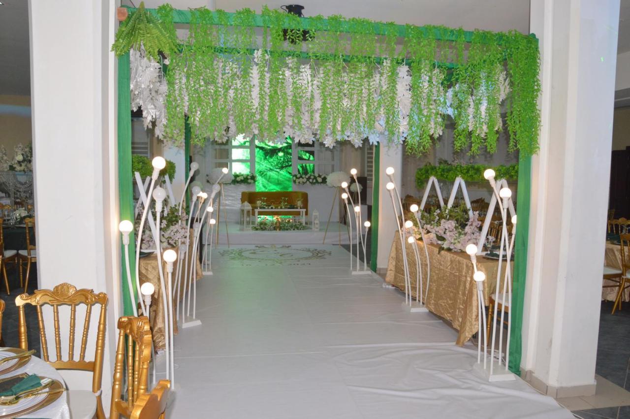 Hotel Vallee Des Princes Дуала Екстериор снимка